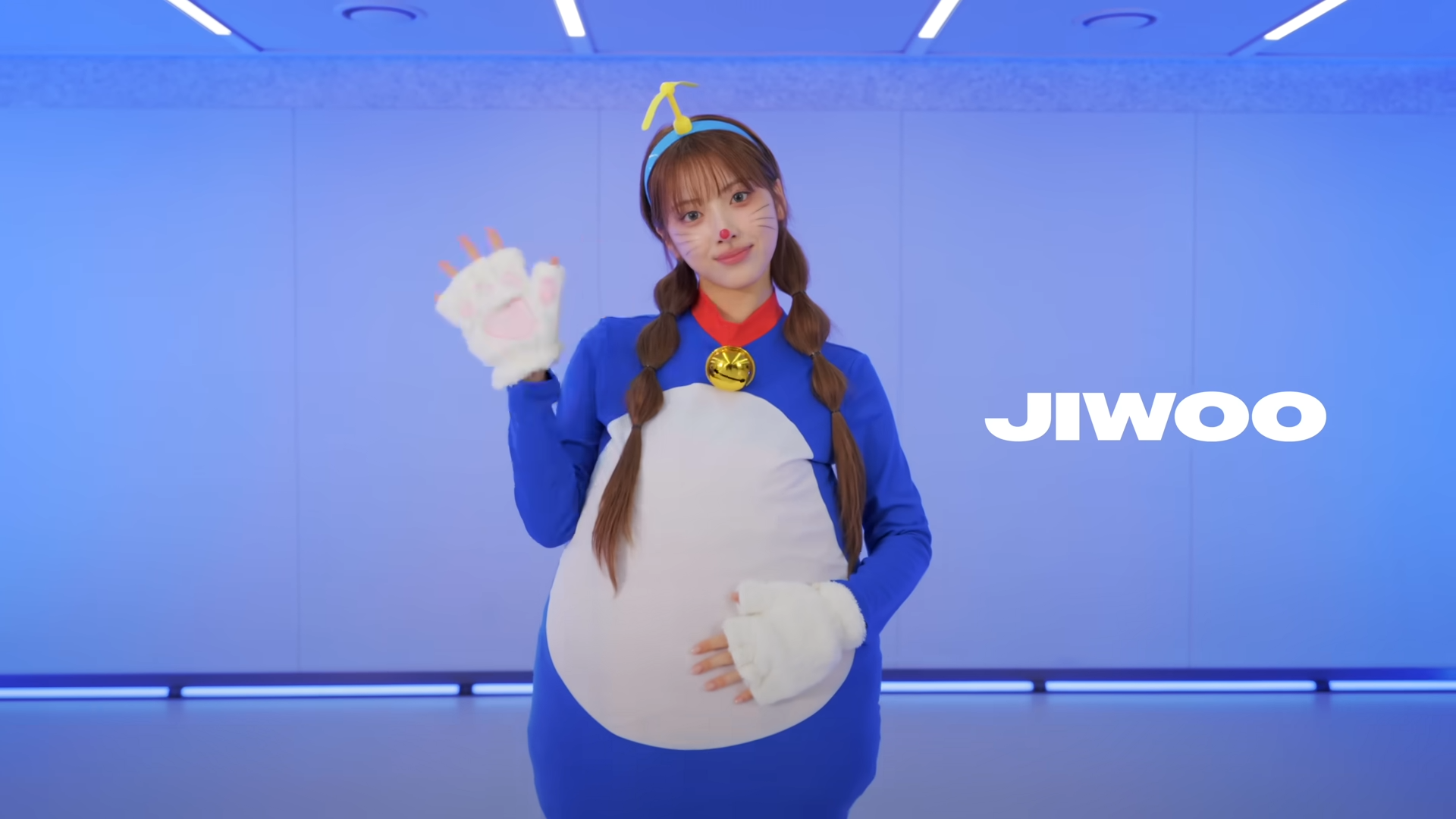 阿凡達、憂憂都來了！NMIXX 全員「藍色扮裝」宣傳新歌〈Blue Valentine〉！