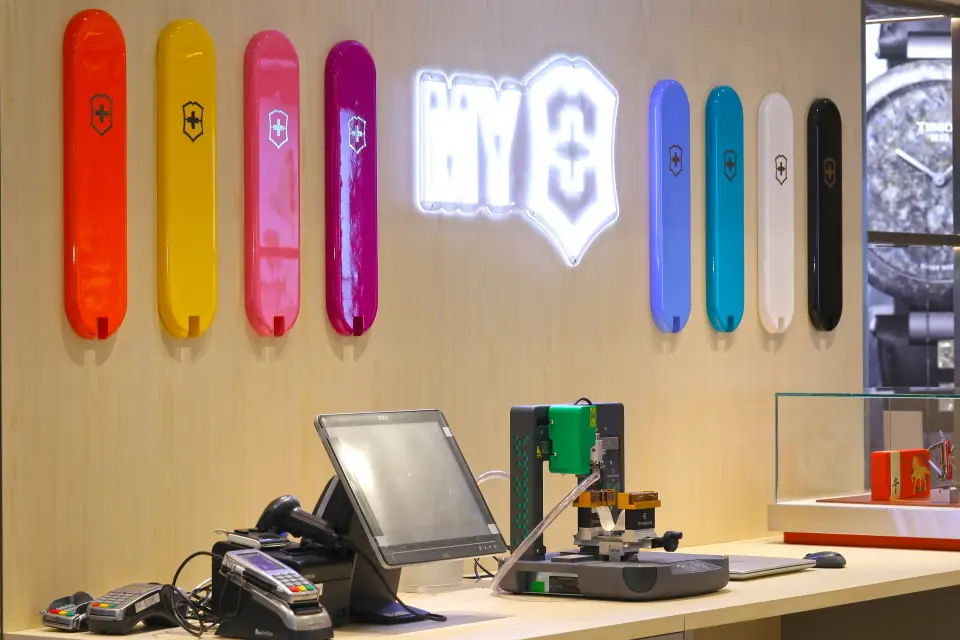 Victorinox 概念快閃店登台！瑞士百年精品插旗台北 101，開啟摩登商旅新時代