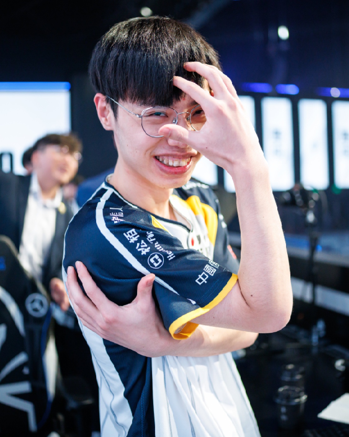 《英雄聯盟》S15 世界大賽，睽違 10 年，CFO 辦到了！帶領賽區重返 8 強