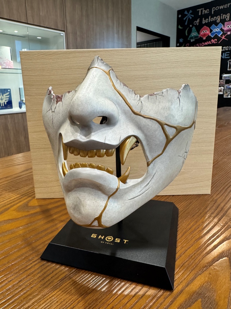 《羊蹄山戰鬼》收藏版開箱，戰鬼面具、武士刀鐔等實體周邊讓你彷彿置身於蝦夷地