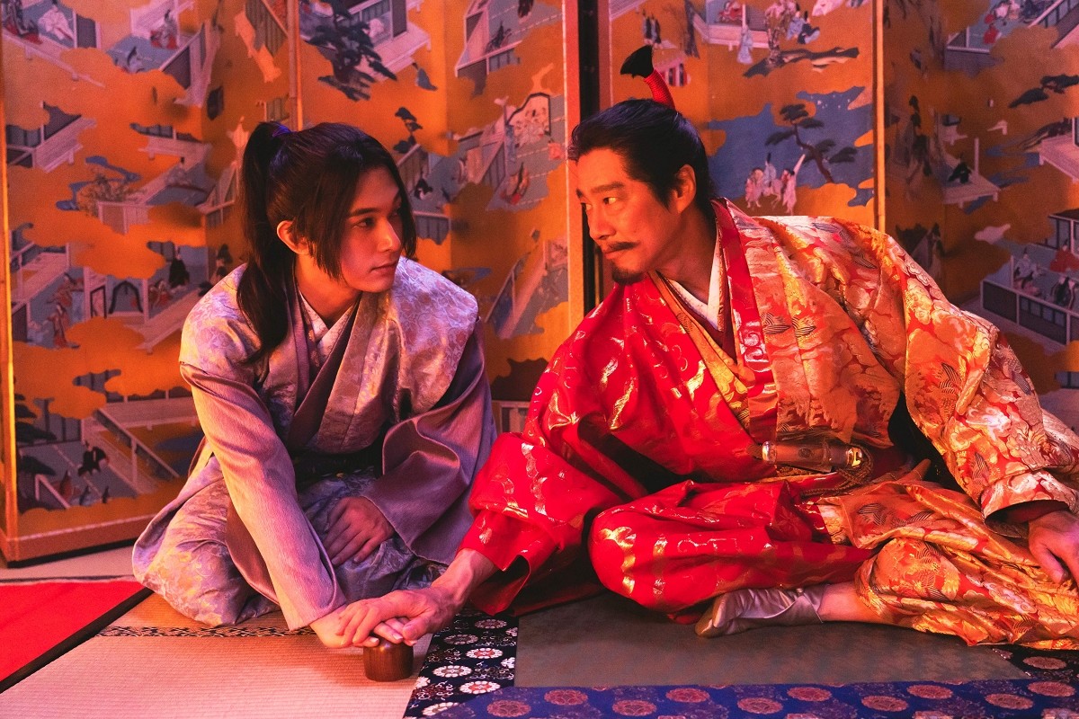 450歲吸血鬼戀上青春期！吉澤亮主演《電影版吸吸吸吸吸血鬼》浴室開咬，守童作戰全面失控！