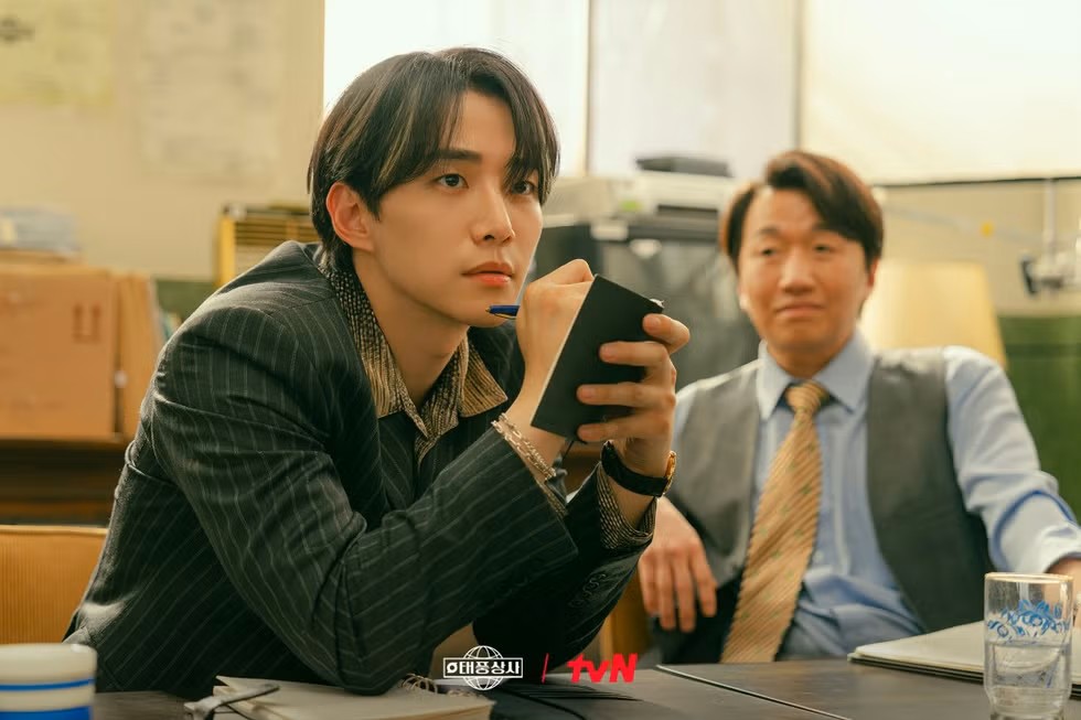 俊昊《颱風商社》開播即奪冠！喪父痛哭後攜金敏荷救公司，霸登同時段收視 NO.1！