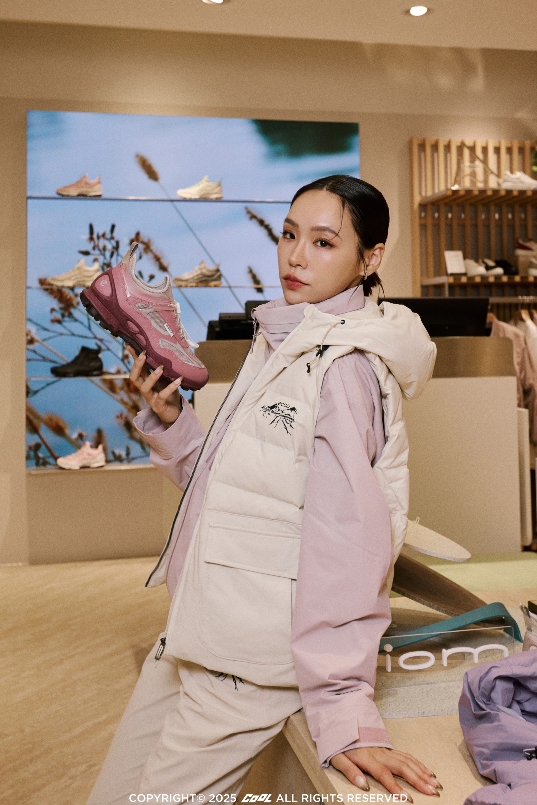 年末秋冬穿搭必逛！ECCO 台灣首家形象概念店登場 跟著 LIZ & KOTA 一起開啟「舒適有型」的機能生活