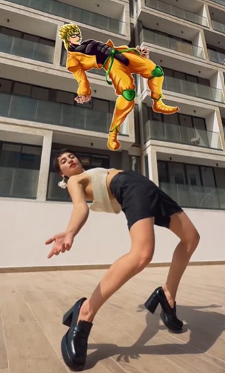 一張「高跟鞋勾網襪」藝術照吸引超過 9,000 萬次觀看，引起全網模仿拍攝風潮