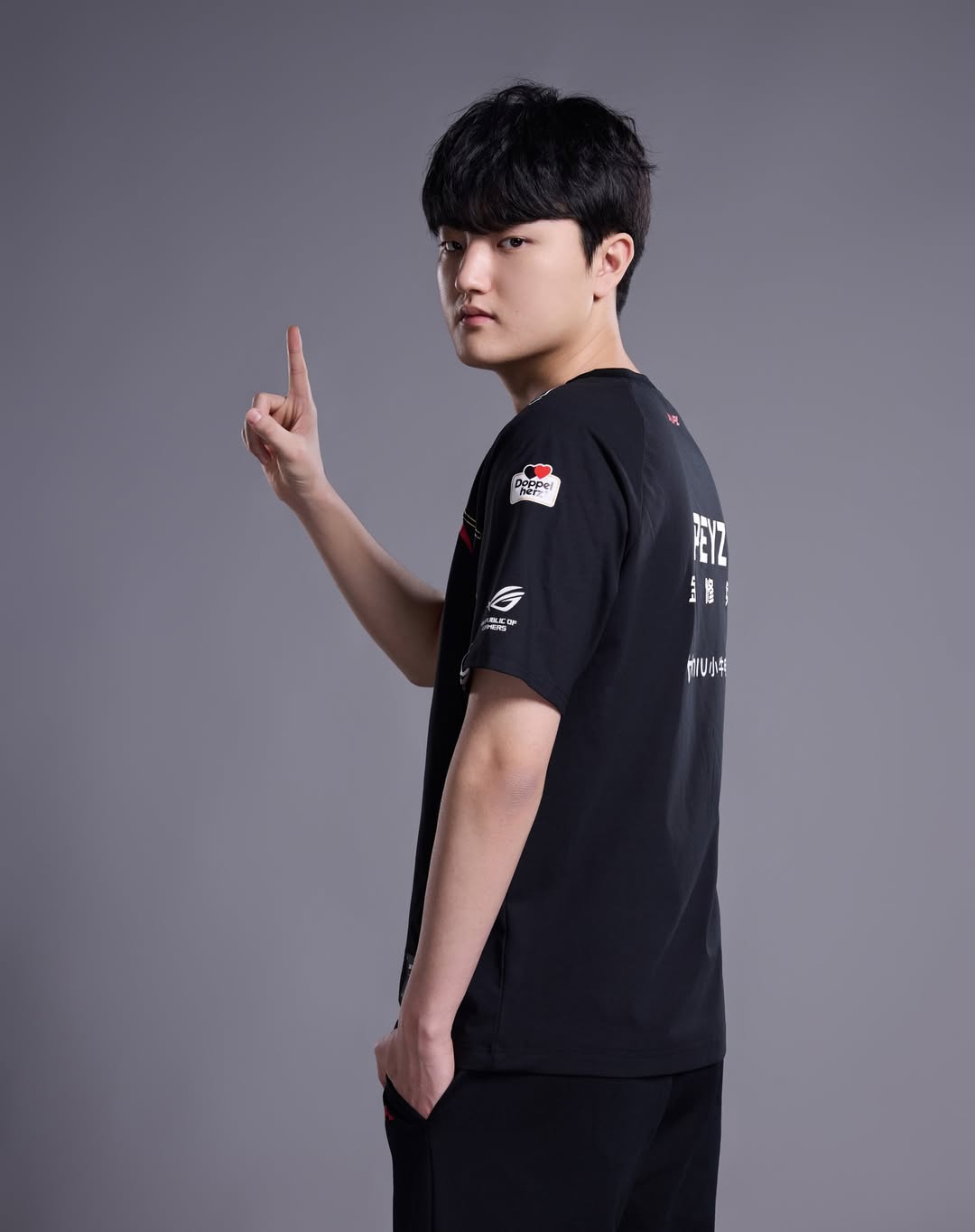 T1 全新 ADC Peyz 是誰？外號太子，親姊超美！年僅 19 歲天才少年！