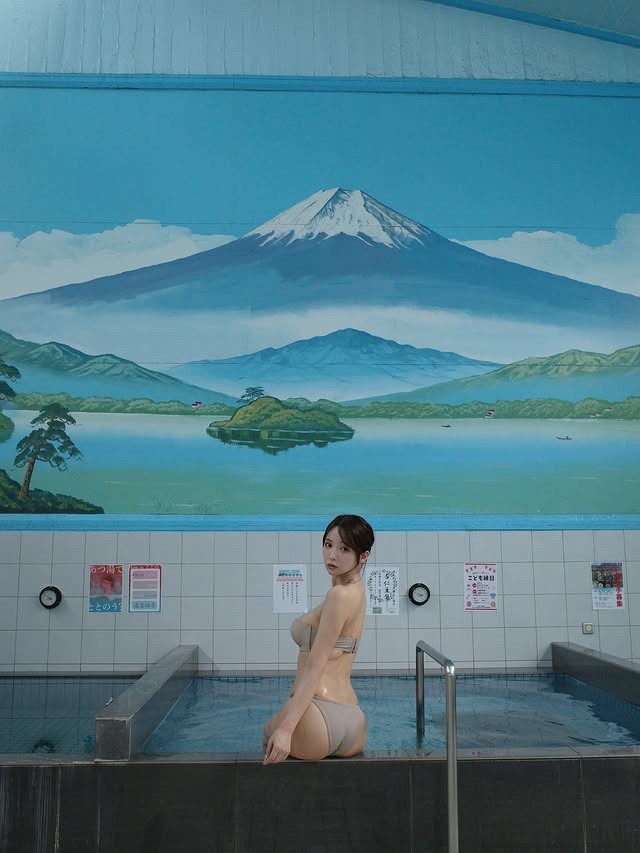 天冷複習！三上悠亞裸色比基尼泡三溫暖又美又辣，來台應援邁入倒數！