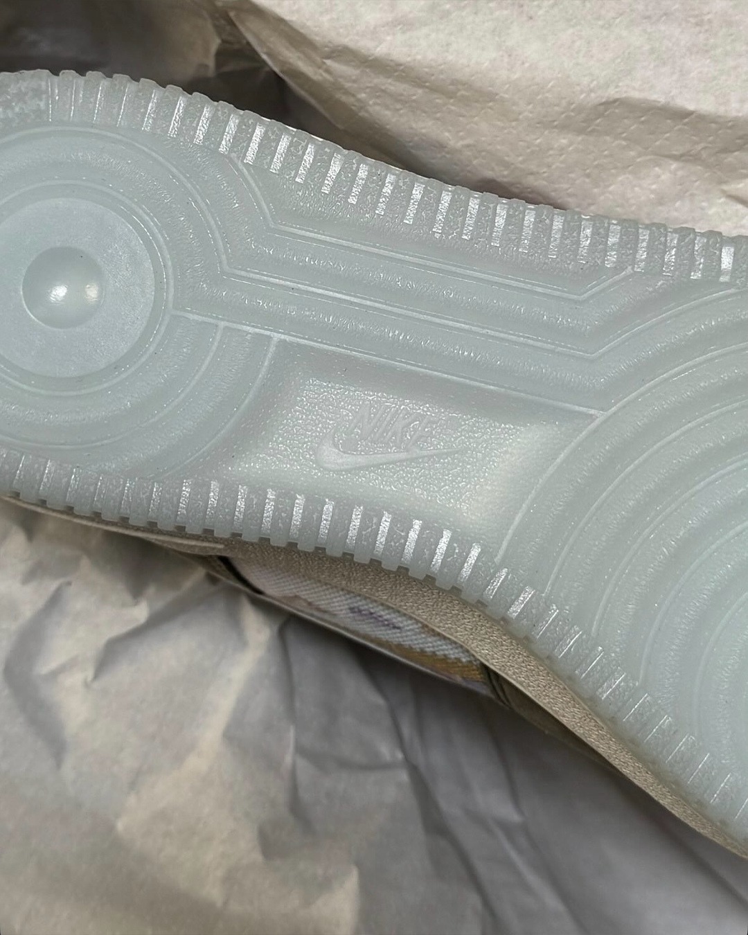 細節超頂！全球「限量 70 雙」的 Futura x Nike Air Force 1 聯名新作曝光