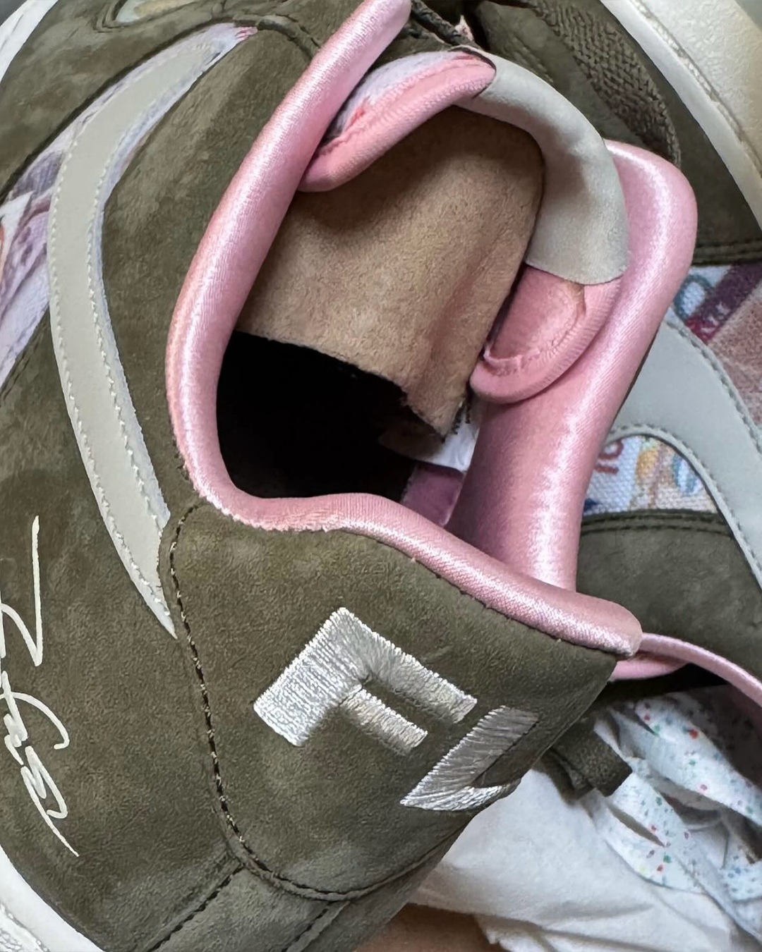 細節超頂！全球「限量 70 雙」的 Futura x Nike Air Force 1 聯名新作曝光