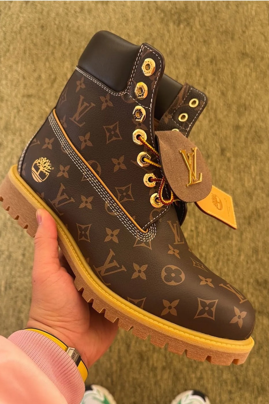 你錢夠嗎？新款 LV x Timberland 售價高達 8 萬 5 美元