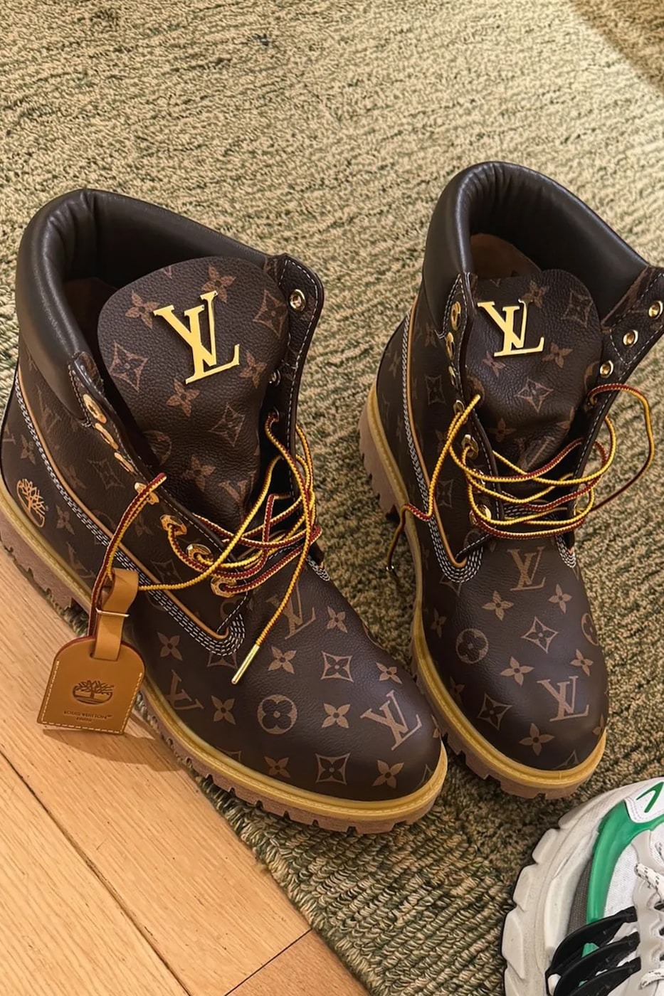 你錢夠嗎？新款 LV x Timberland 售價高達 8 萬 5 美元