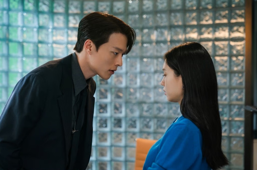 《一吻爆炸》榮登 Netflix 全球非英語影集排行榜亞軍！收視率飆至最新高點，刺激三角戀即將展開！