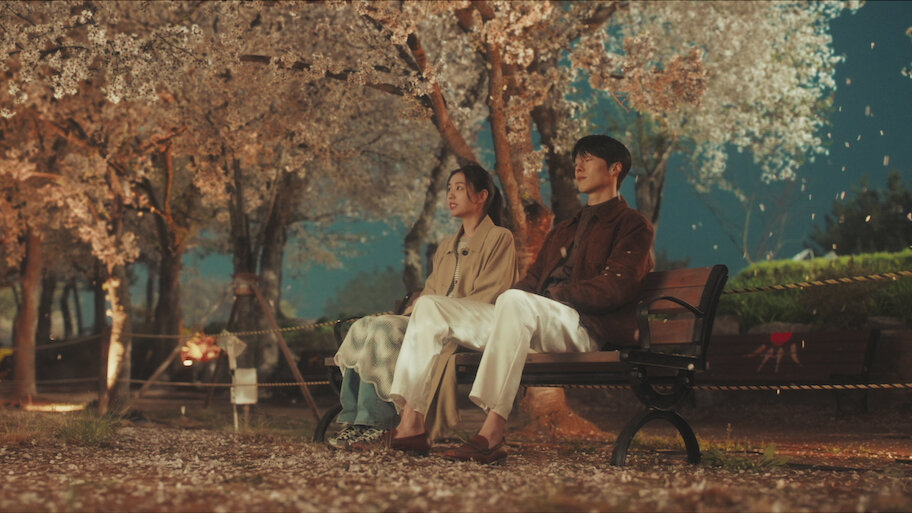 《一吻爆炸》榮登 Netflix 全球非英語影集排行榜亞軍！收視率飆至最新高點，刺激三角戀即將展開！