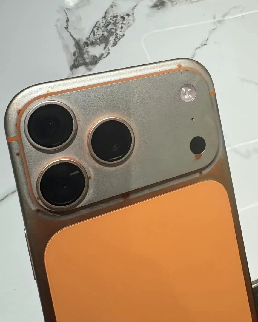 iPhone 17 Pro「宇宙橙」大掉漆，居然是用濕紙巾清潔後的結果！？