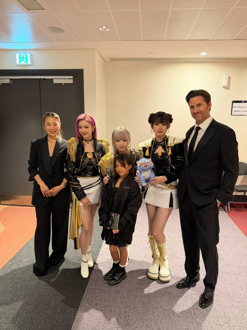 BABYMONSTER 版《Kpop 獵魔女團》來了！MAMA 2025 台上大飆高音！