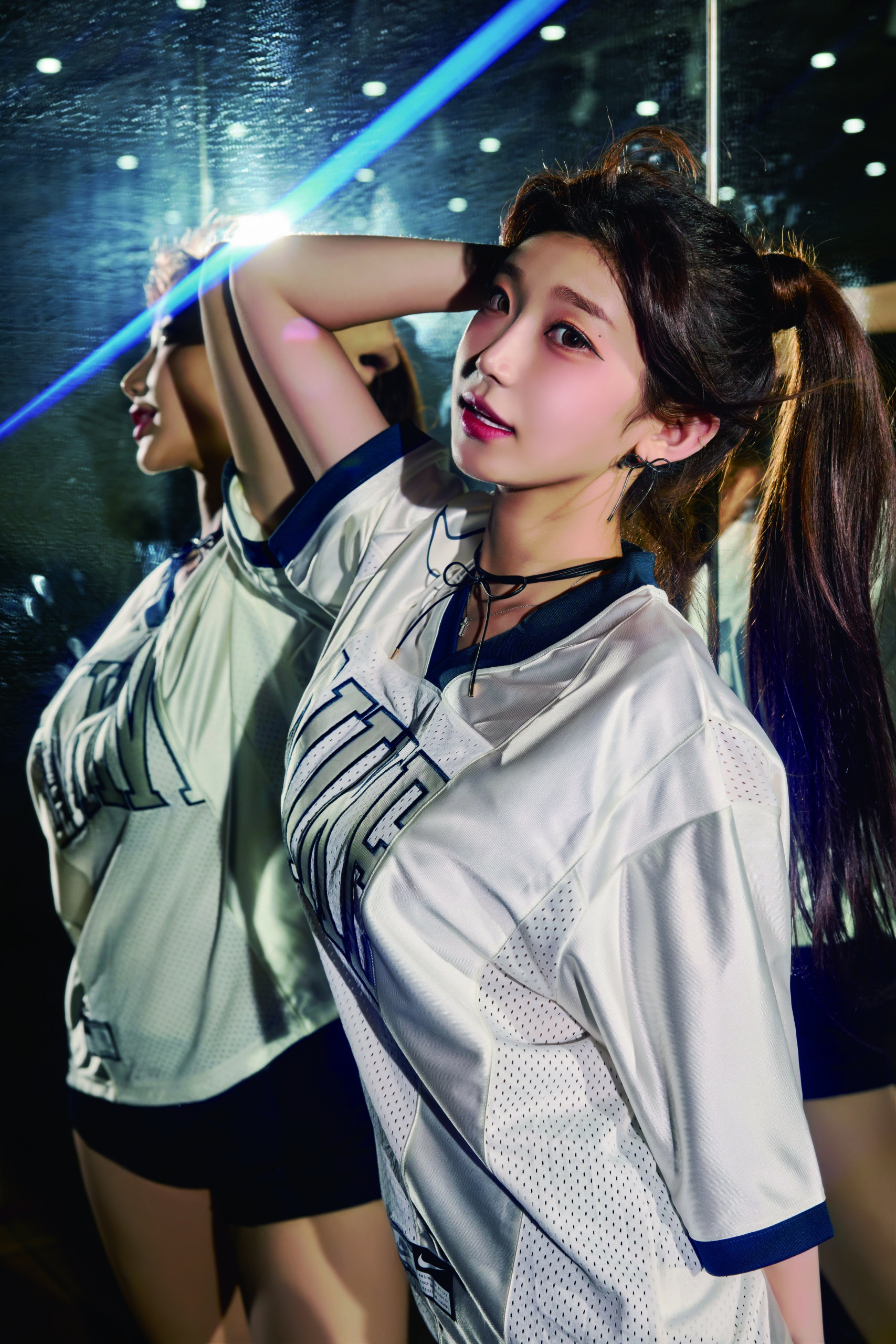 AI女神李珠珢首本影像紀實《FIGHT FOR ALL 李珠珢的主場日記》一般版各大通路正式發售！全套共6款小卡粉絲必收！