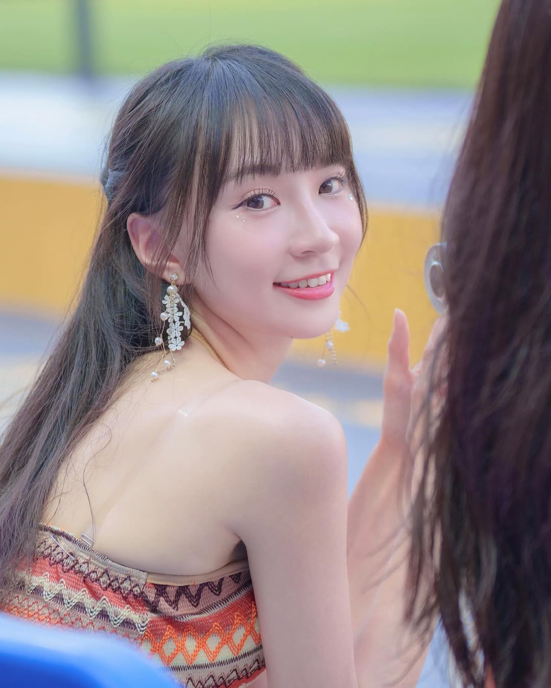 啦啦隊選美皇后「曼容」再登國際舞台！璀璨薄紗禮服、火辣比基尼驚豔全網！