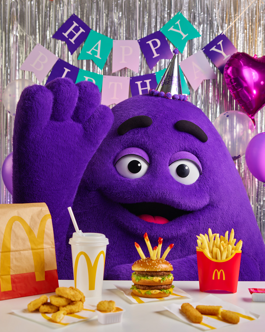 奶昔大哥（Grimace）是麥當勞早期的經典角色之一，與麥當勞叔叔、漢堡神偷、大鳥姊姊並列人氣角色。