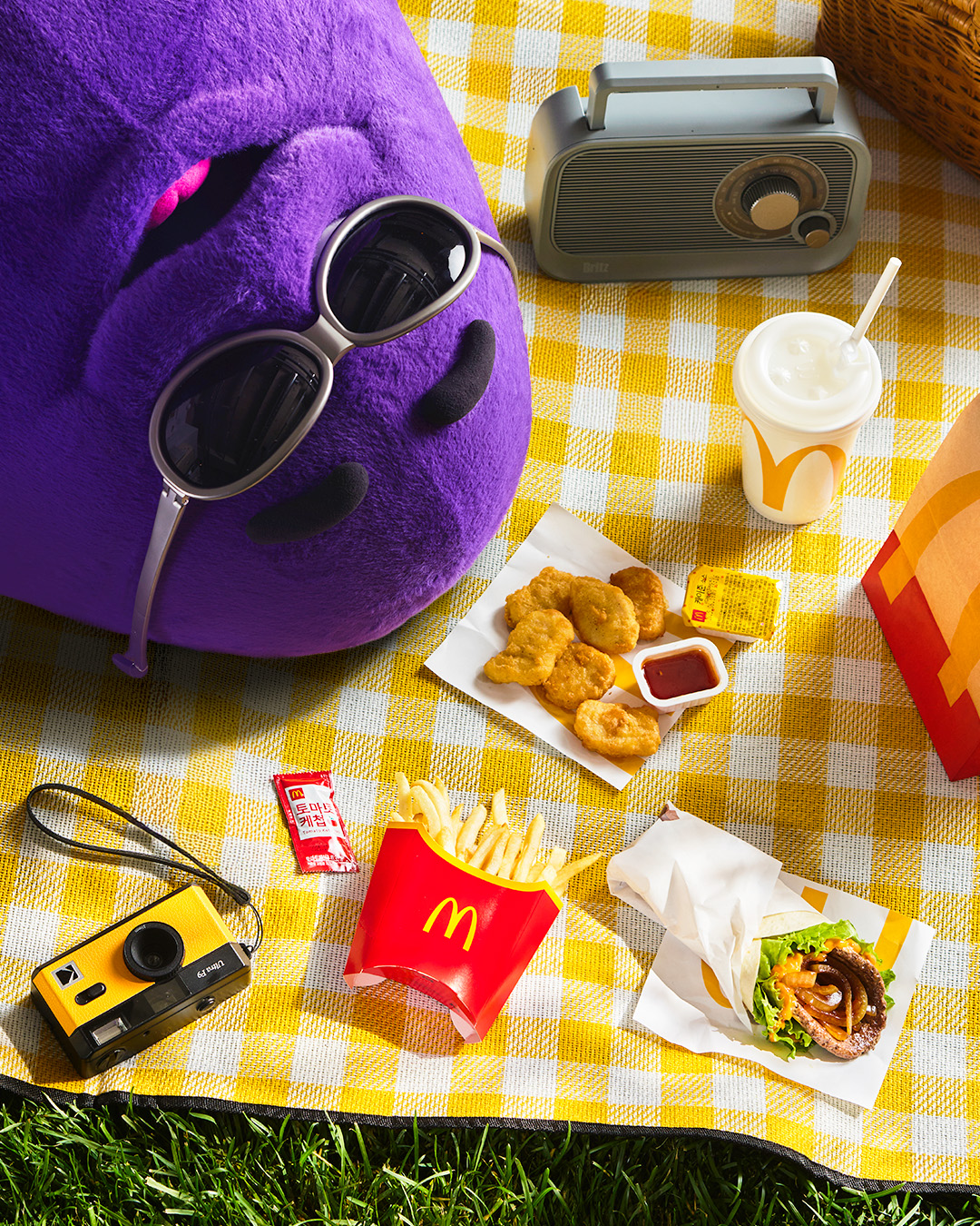 「奶昔大哥（Grimace）」是麥當勞早期的經典角色之一，與麥當勞叔叔、漢堡神偷、大鳥姊姊並列人氣角色。