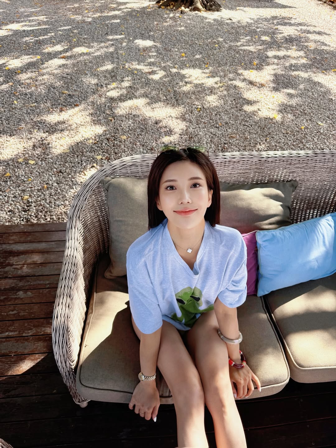 維納斯女神降臨！「壯壯」激辣戰袍放送火辣南半球、性感美腿，三角地帶若隱若現！