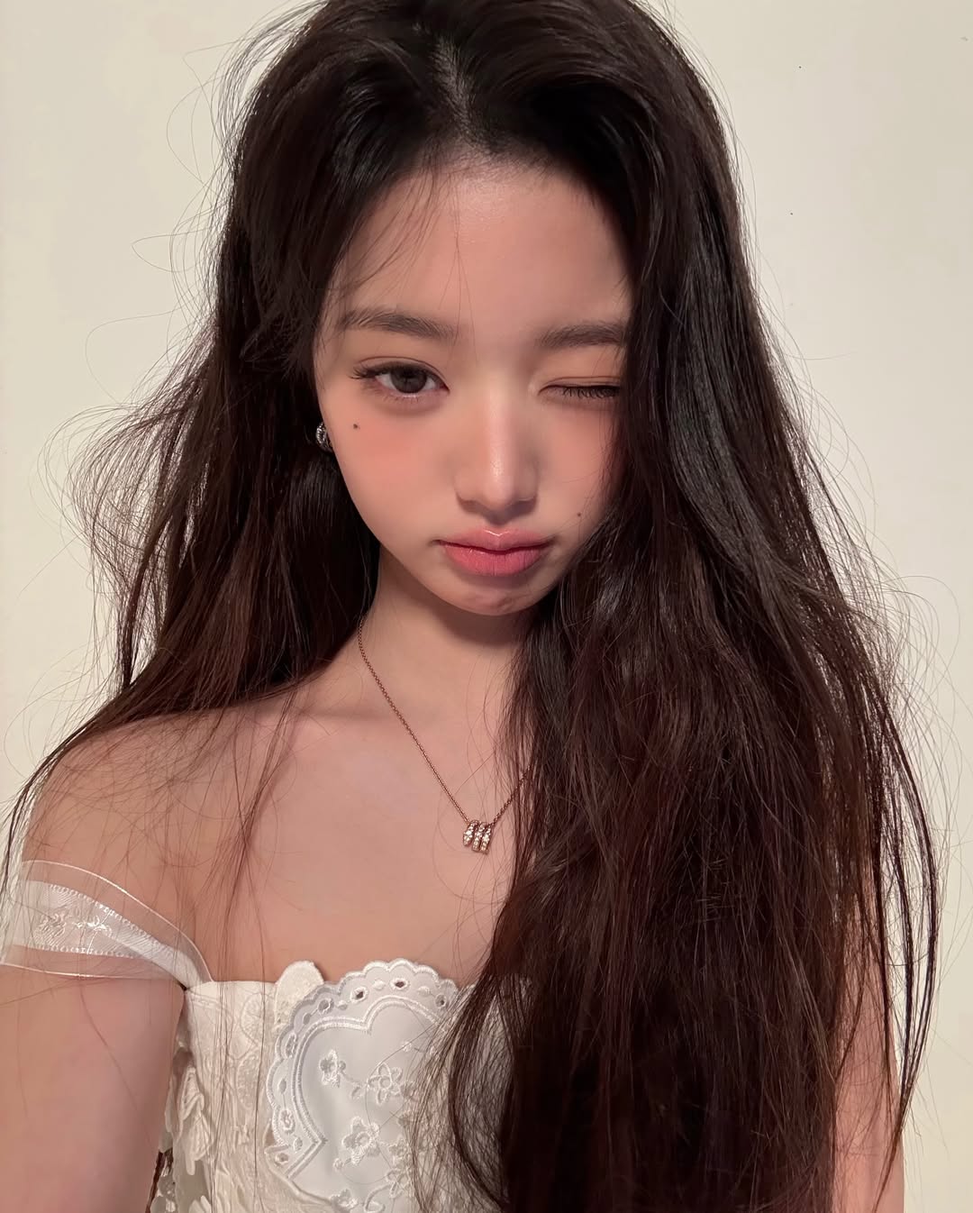 IVE 張員瑛 21 歲買房了！全款購入 137 億韓元漢南洞別墅！