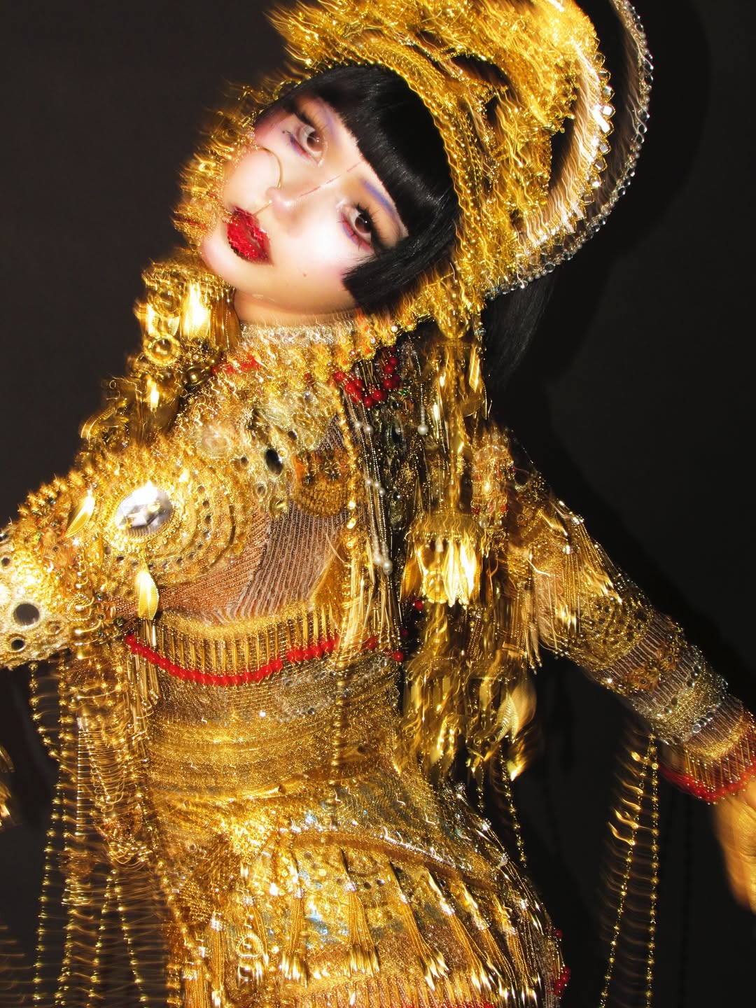 LISA 萬聖節扮裝神還原《愛x死x機器人》吉巴羅！網：真的超強！