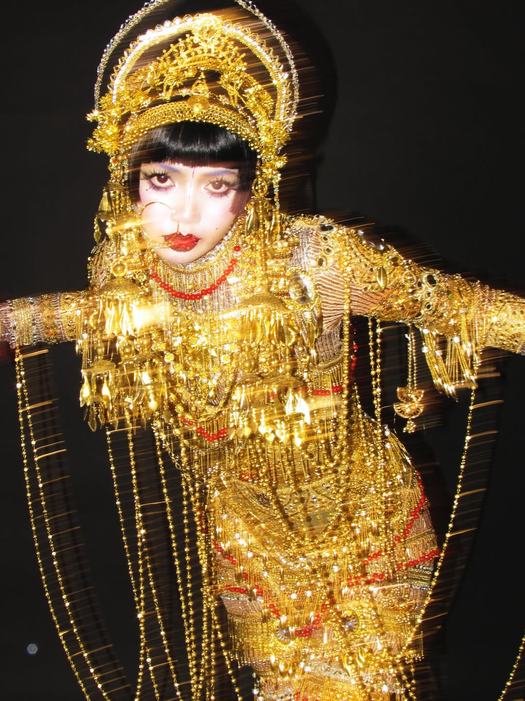 LISA 萬聖節扮裝神還原《愛x死x機器人》吉巴羅！網：真的超強！