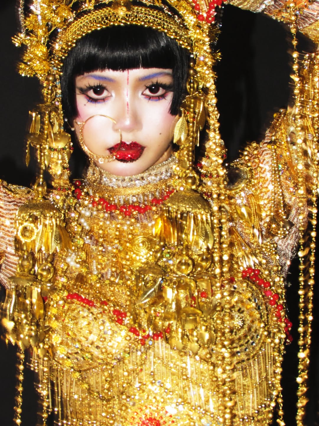 LISA 萬聖節扮裝神還原《愛x死x機器人》吉巴羅！網：真的超強！