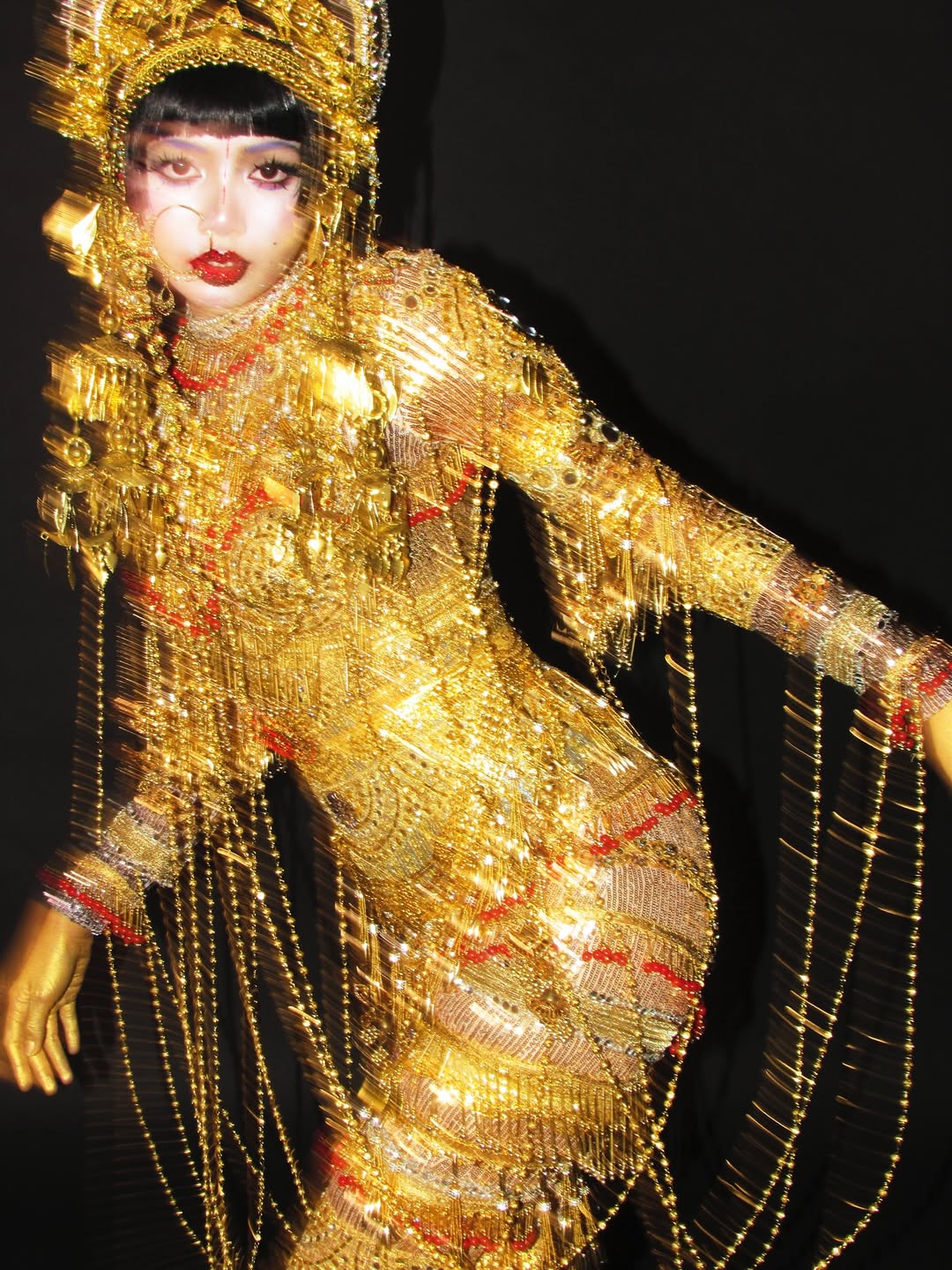 LISA 萬聖節扮裝神還原《愛x死x機器人》吉巴羅！網：真的超強！