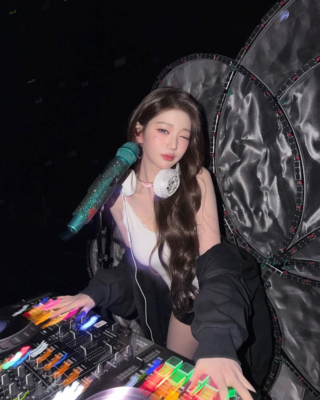 IVE 張員瑛 21 歲買房了！全款購入 137 億韓元漢南洞別墅！