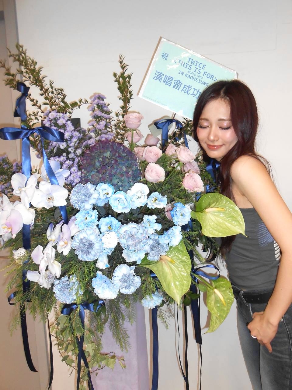 TWICE 台灣場有哭點！Sana 跳到一半悄問子瑜這句話　粉絲看完狂喊：小心眼淚