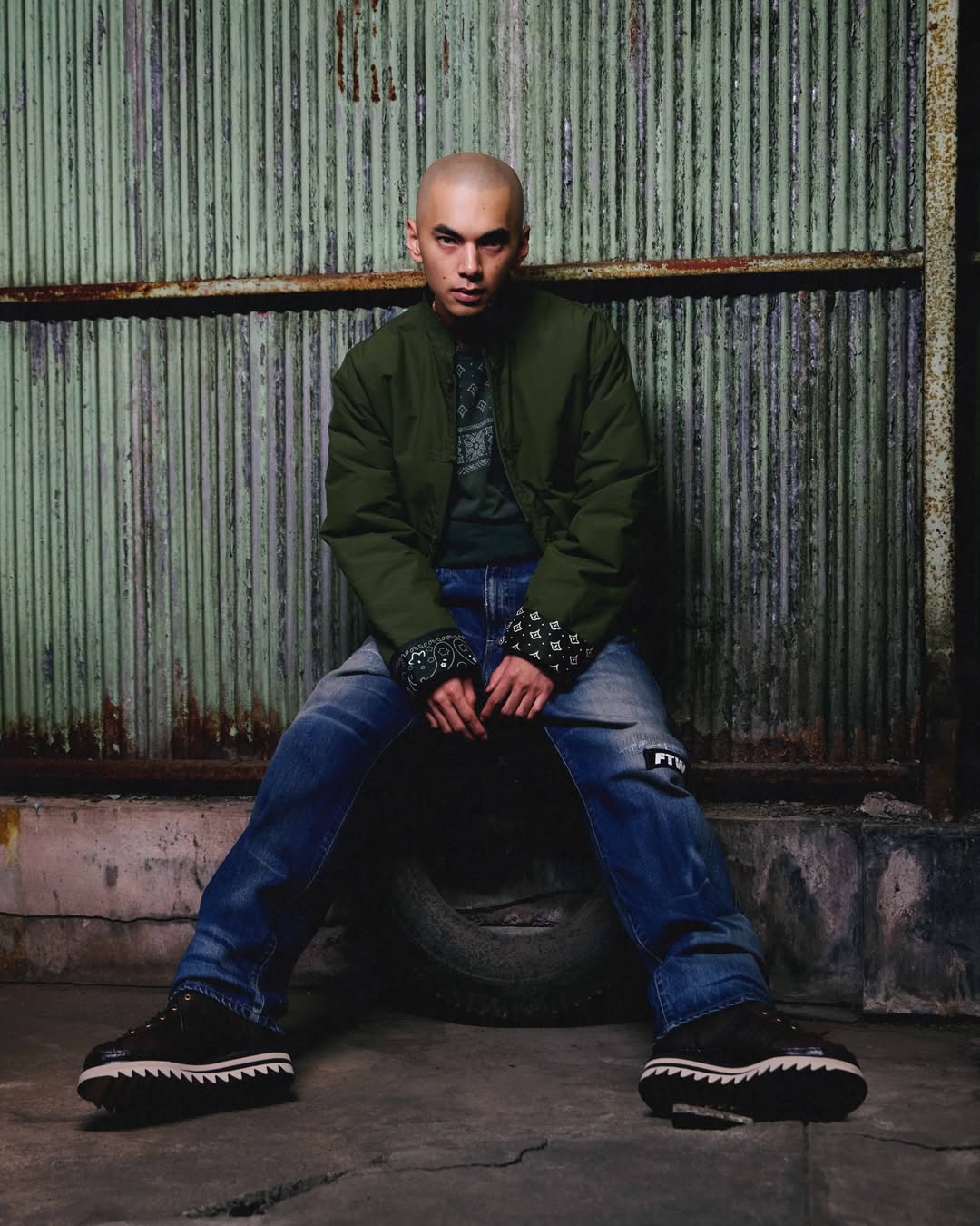 CLOT x NEIGHBORHOOD 全新聯名登場，竟帶回冠希最愛的 04 FTW 牛王！