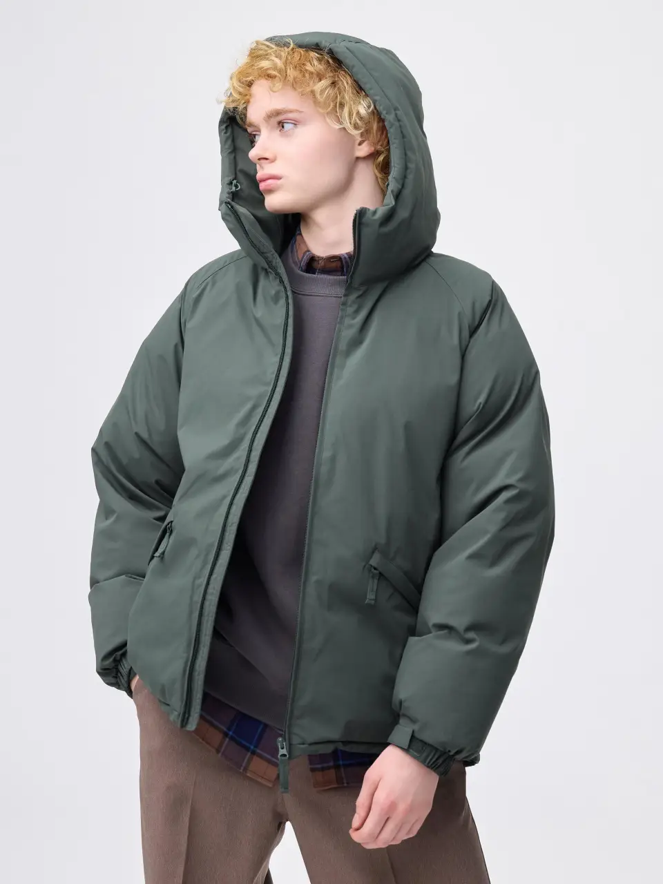 GU – WARM PADDED 夾層連帽外套　售價：NT$1,490