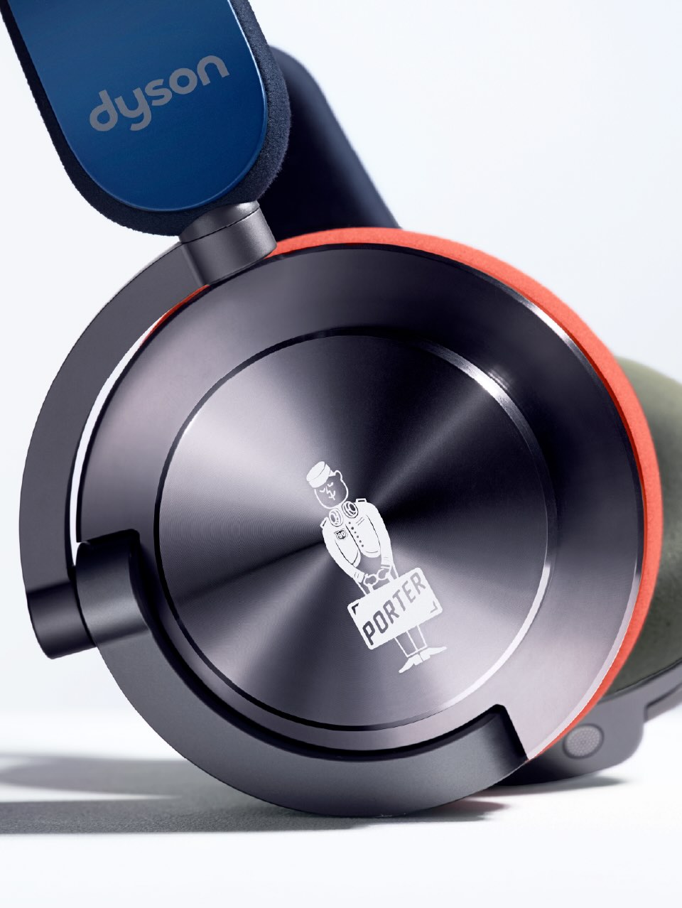 Dyson OnTrac™ | PORTER 2025 年末最強科技 x 時尚聯名！