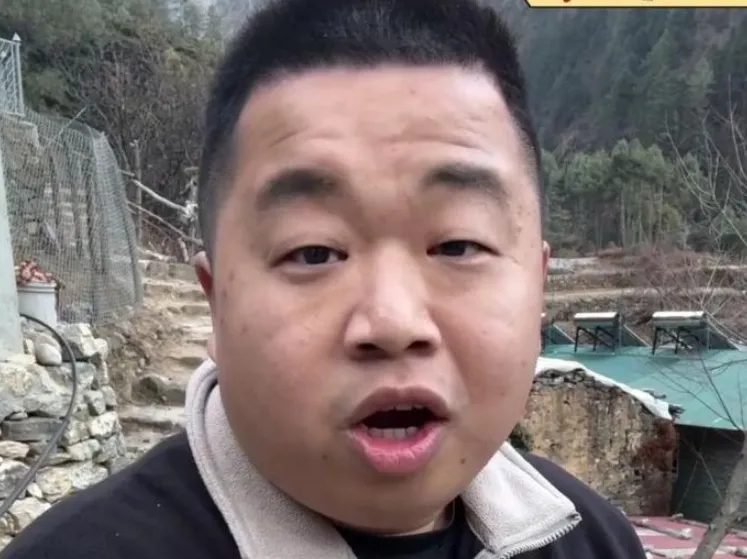 網紅藍戰非南非獨旅遭同胞綁票