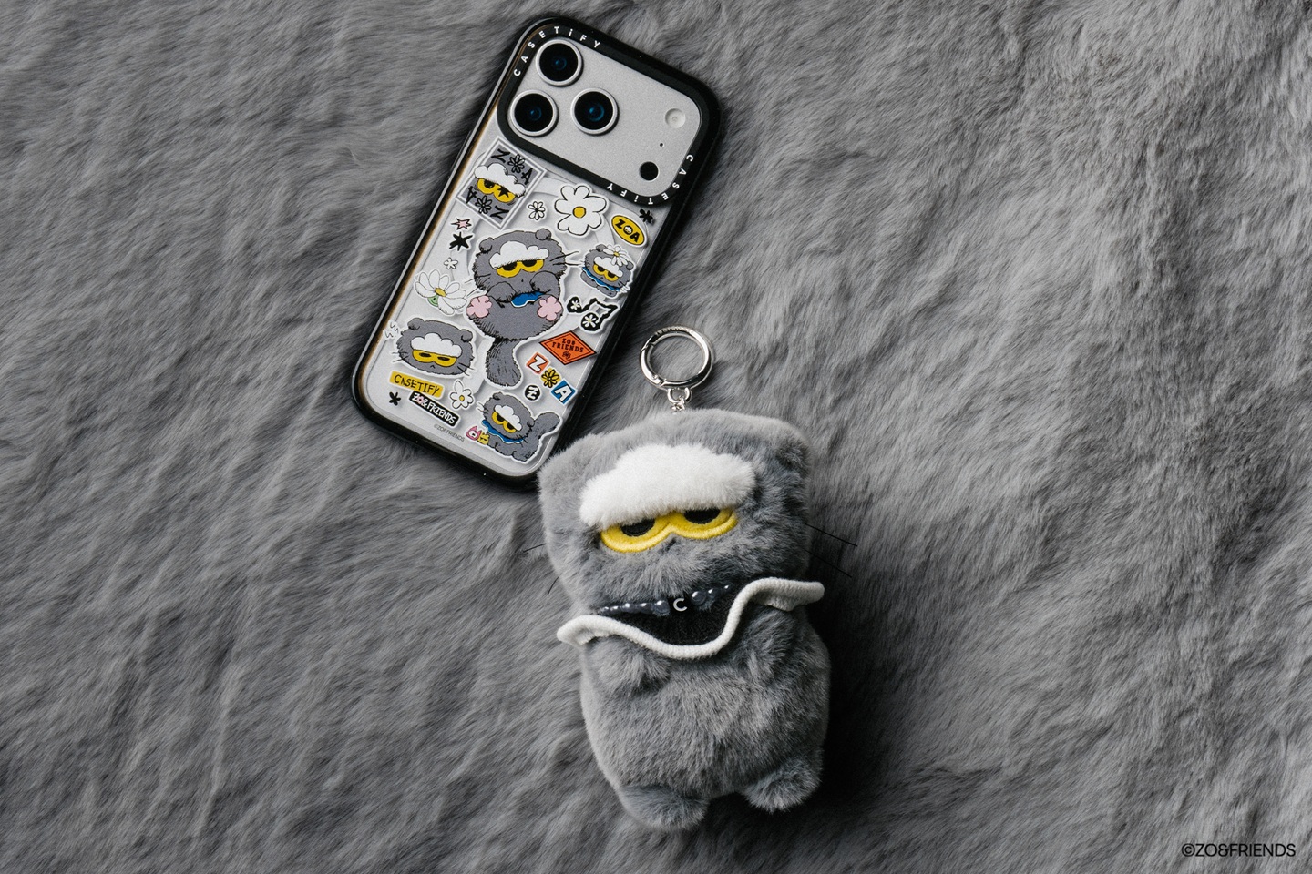CASETiFY 特別推出限量「CASETiFY 獨家 ZOA 絨毛吊飾」