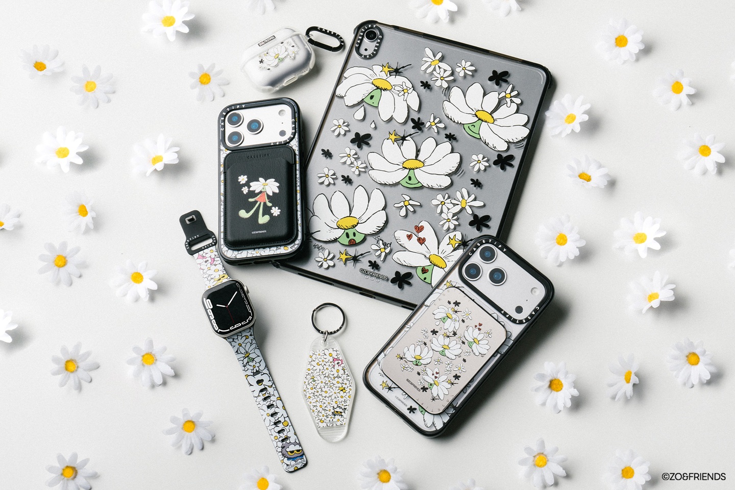 ZO&FRIENDS x CASETiFY 聯名系列亦推出多款電子配件，並於限定門市推出限量包裝禮盒，為粉絲打造專屬收藏體驗