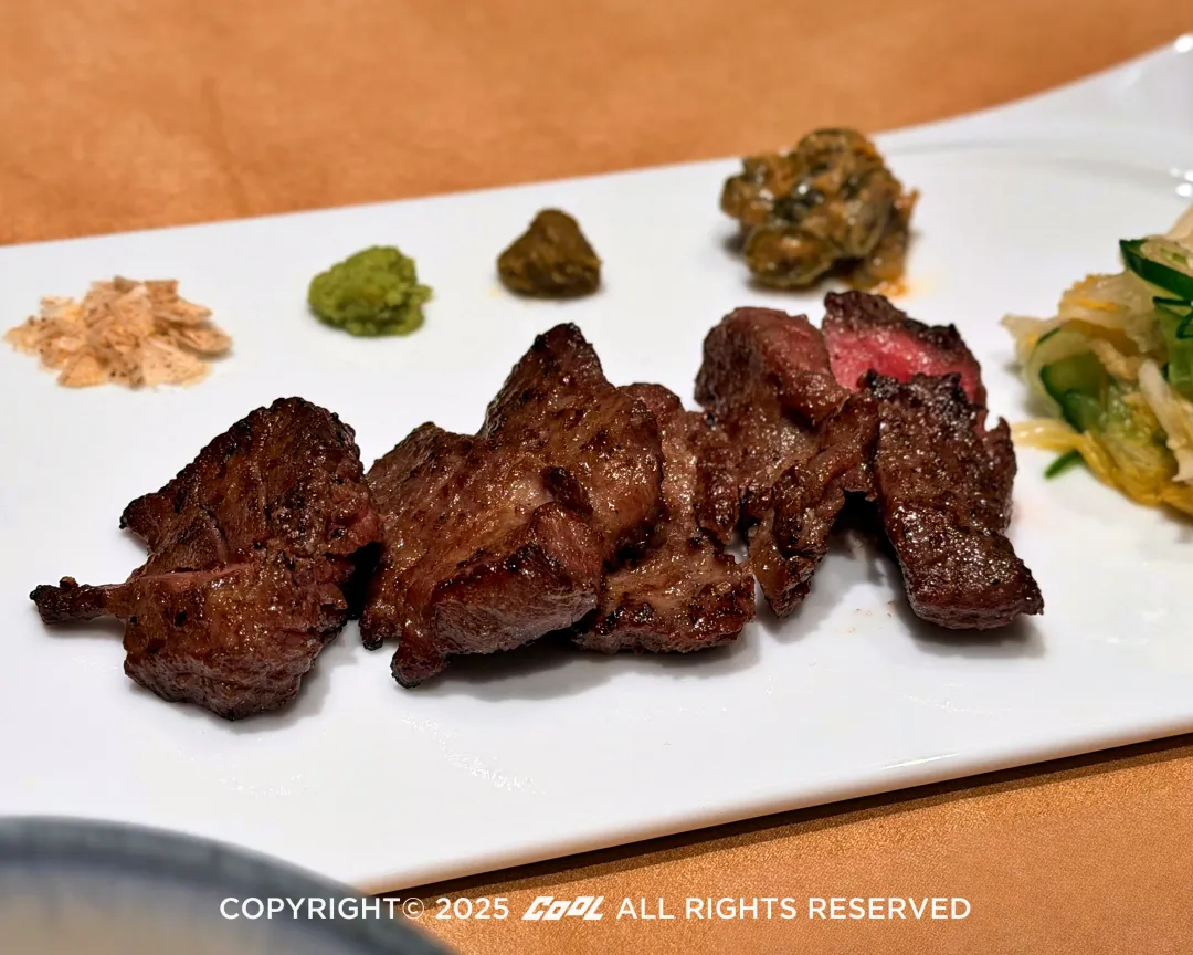 牛舌控必收!乾杯集團「牛舌佑介」12/21 開幕,390 元起炭火牛舌定食登場