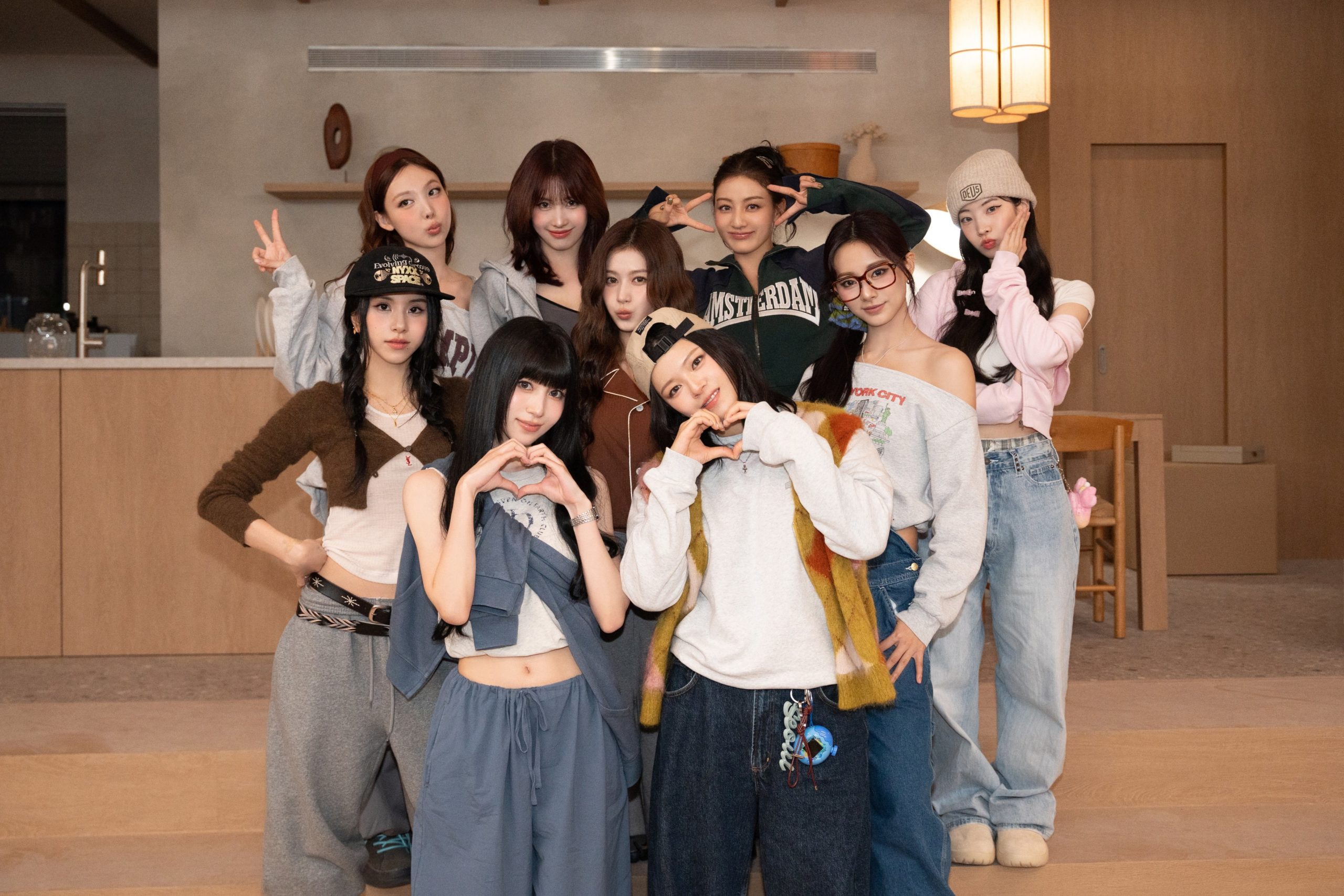 TWICE 加場又秒殺！明年登大巨蛋一連開 3 天，粉絲哀號「轉完圈圈就完售」