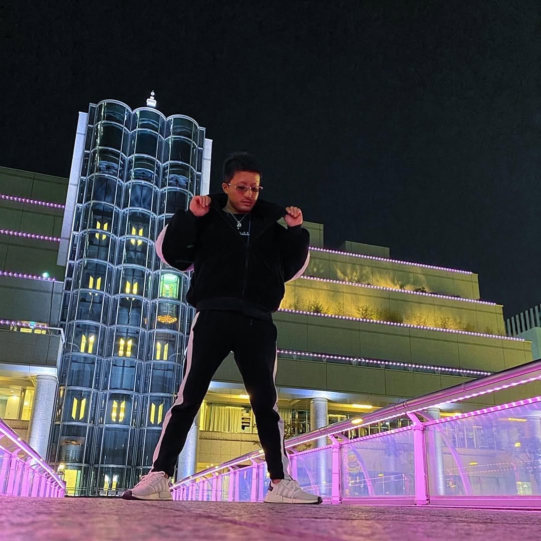 《不良一族尋愛記》小塚球鞋 adidas NMD