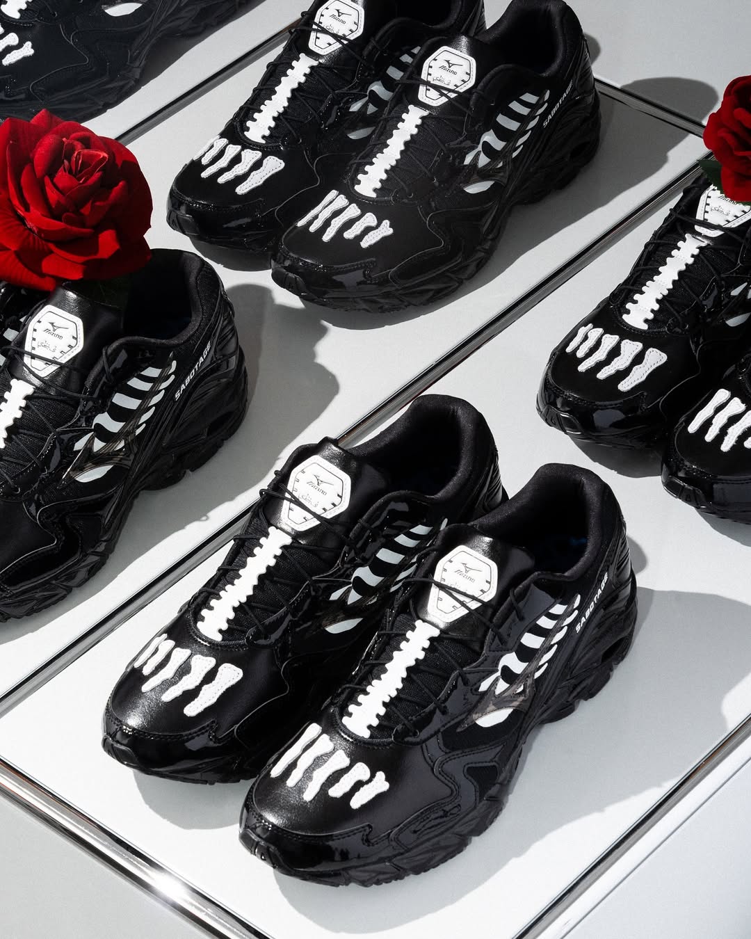 2025 12 月販售球鞋 Mizuno Wave Rider 10 x SBTG