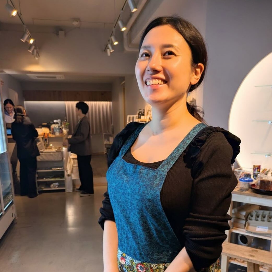 日本飯糰大媽被網友認出是 11 年前的神級 AV 女優     網：這手勁捏出來鐵定好吃！