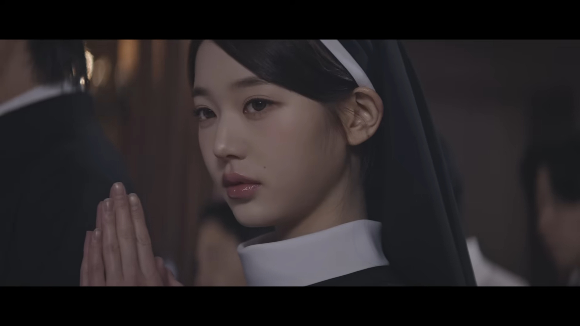 修女員瑛、KARINA 驚喜同框！全新Google Gemini 廣告雙女神互飆演技！