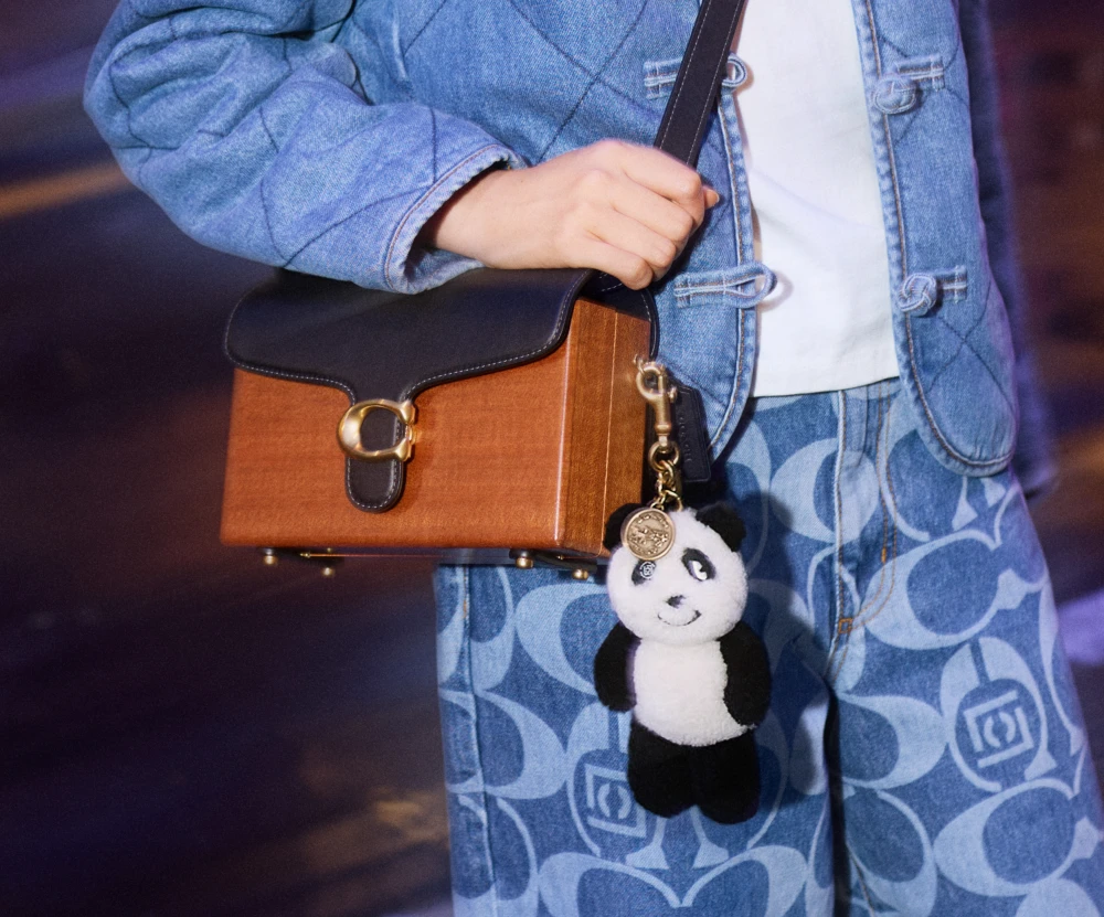 CLOT 熊貓吉祥物「凝凝」