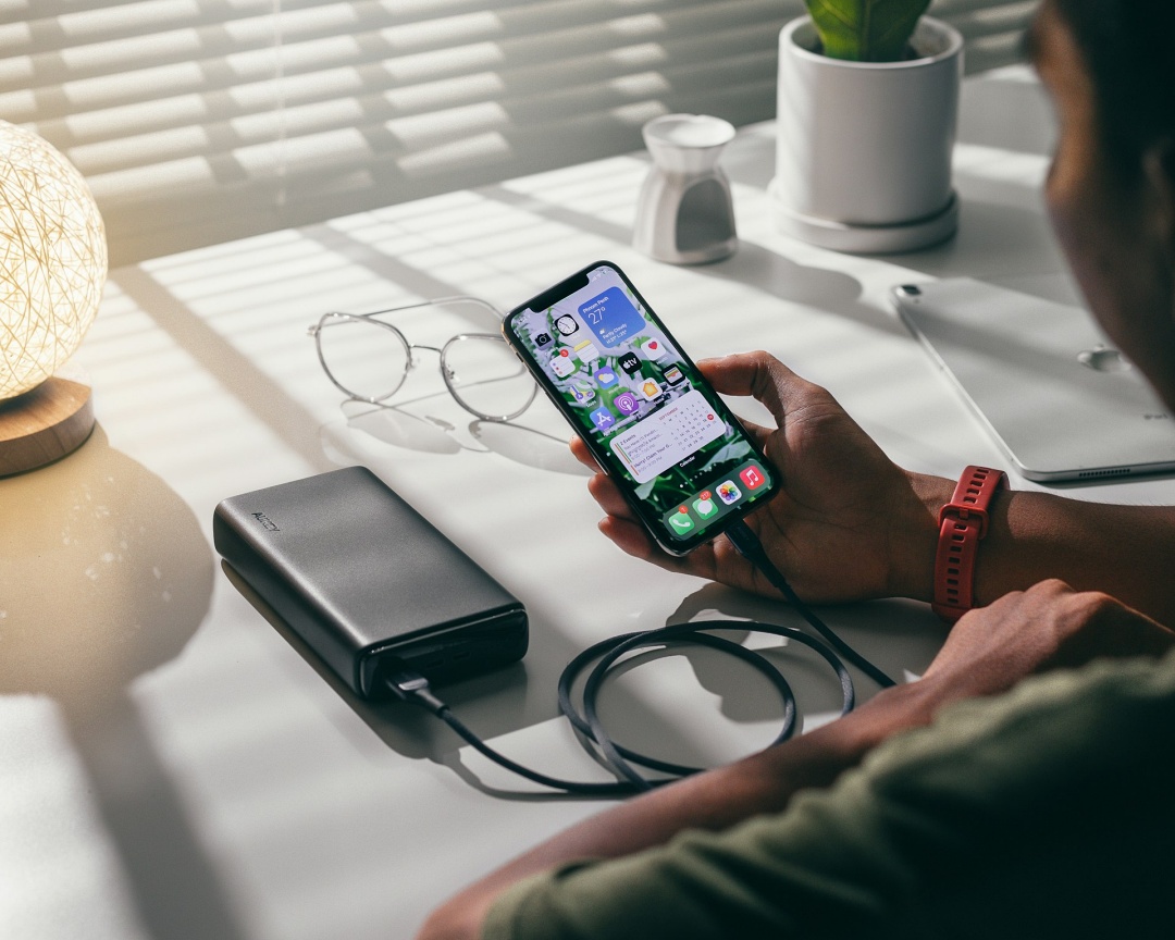 行動電源怎麼挑才安全?3 選購重點+4 使用地雷一次看
