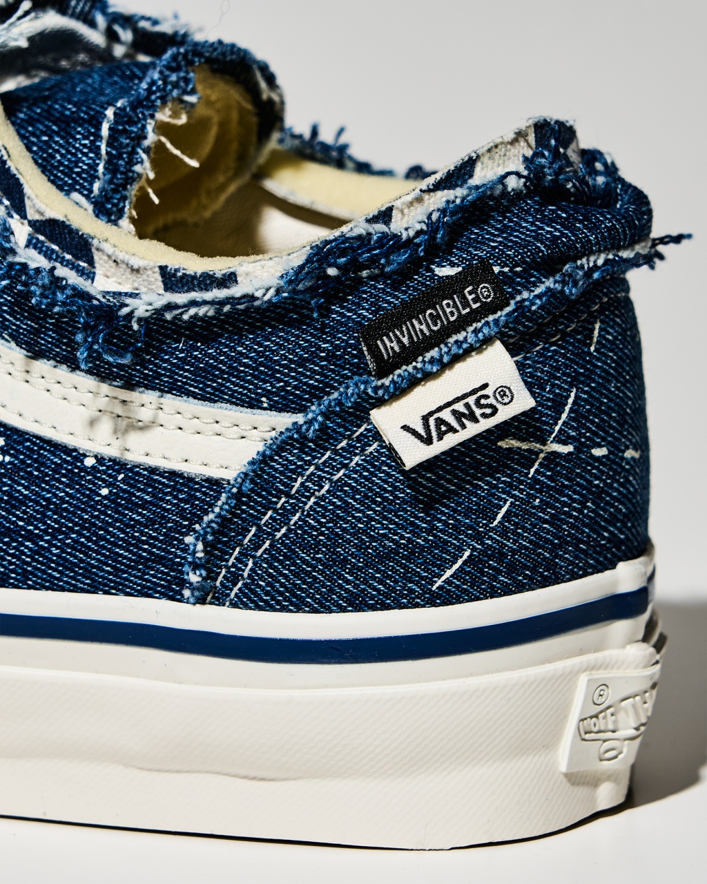 INVINCIBLE® × Vans 全新聯名鞋款登場！解構、雙層鞋面、磨損美學再升級！