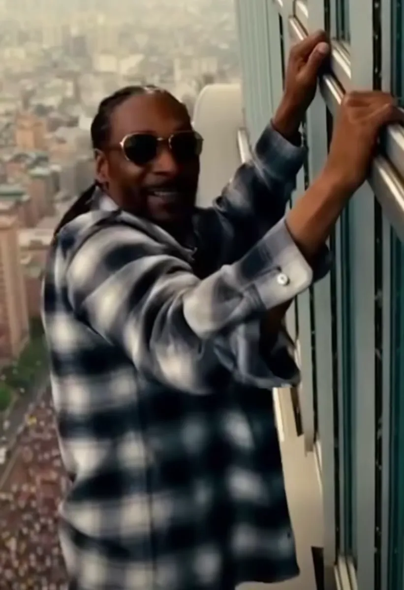 跟風Alex Honnold ！AI版Snoop Dogg爬台北101