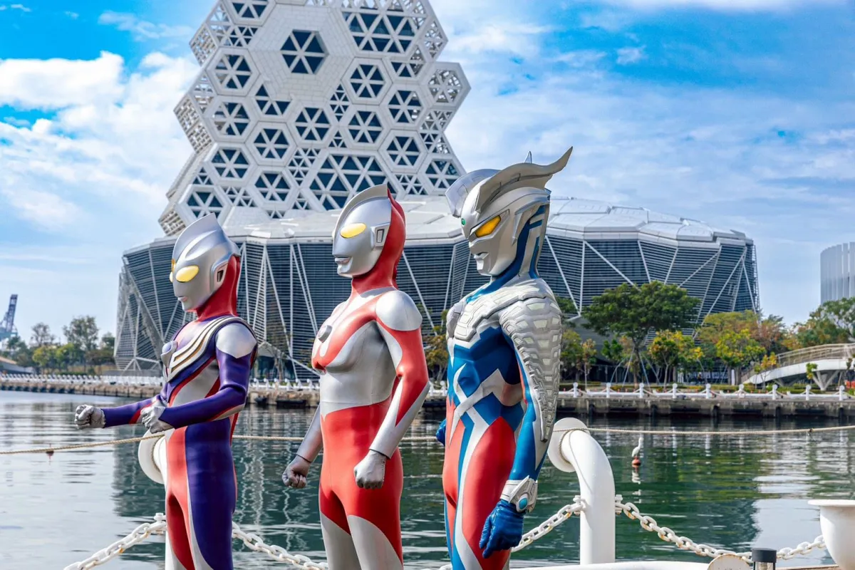 高雄燈會 2026 冬日遊樂園以「超人力霸王」降臨港都為策展主軸，凝聚社會正能量