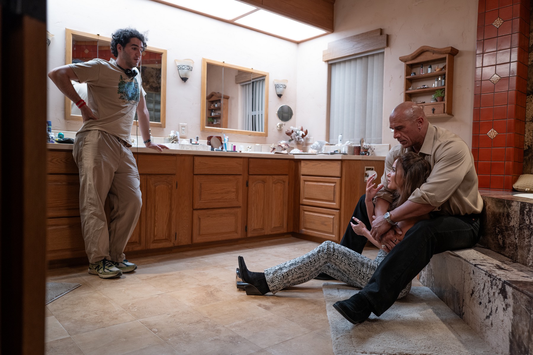 《重擊人生》為班尼·薩夫迪個人的導演處女作。