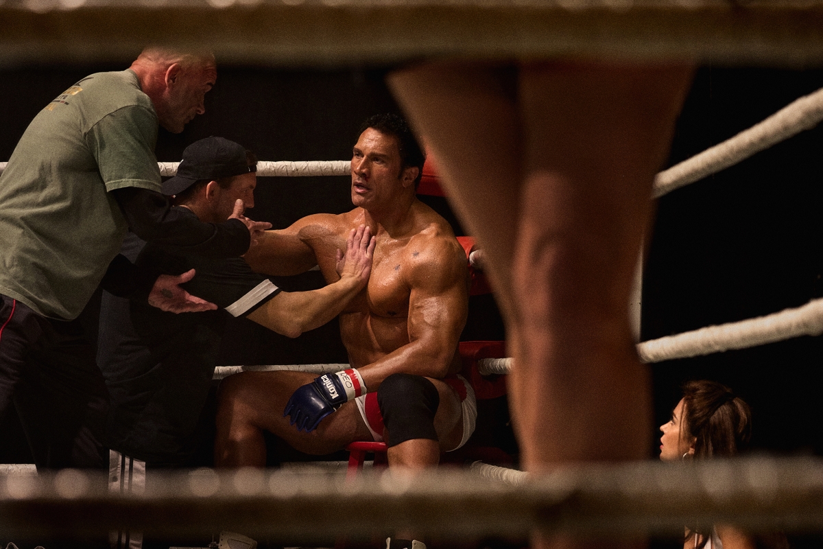 巨石強森 飾演 UFC 重量級傳奇選手馬克·柯爾