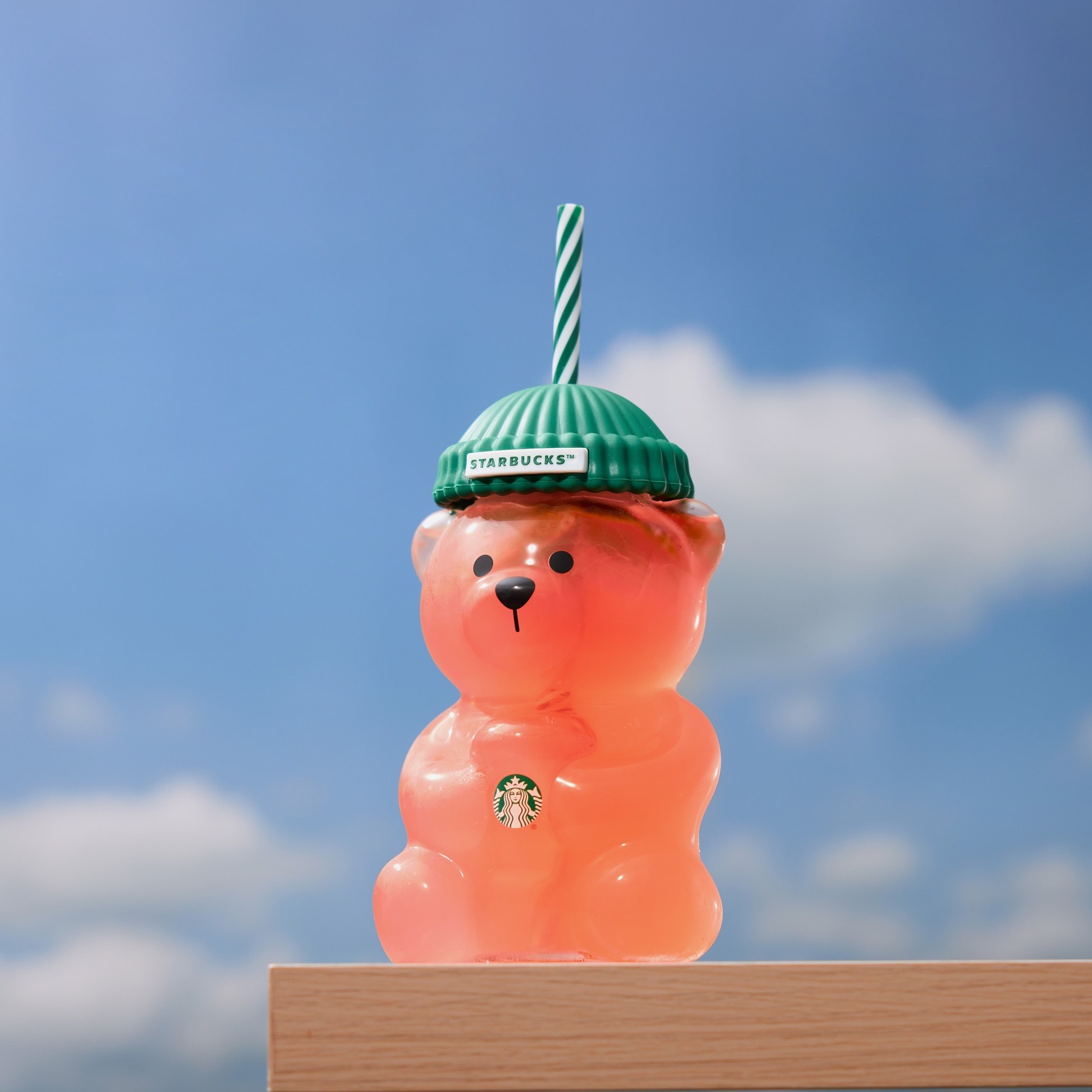 社群爆紅星巴克小熊玻璃杯台灣也有啦！1/28 開搶、售價曝光